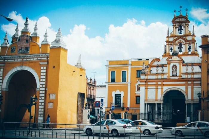 Porte d'entrée du quartier de la Macarena à Séville, voyage en espagne