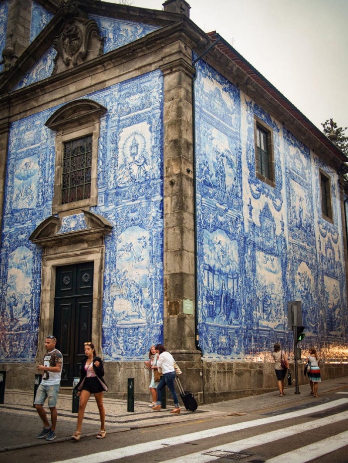 les azulejos de l'eglise santa catarina a porto voyage portugal